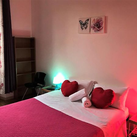 Giuly Guesthouse ローマ エクステリア 写真