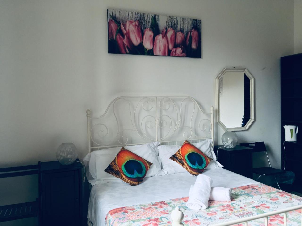 Giuly Guesthouse ローマ エクステリア 写真