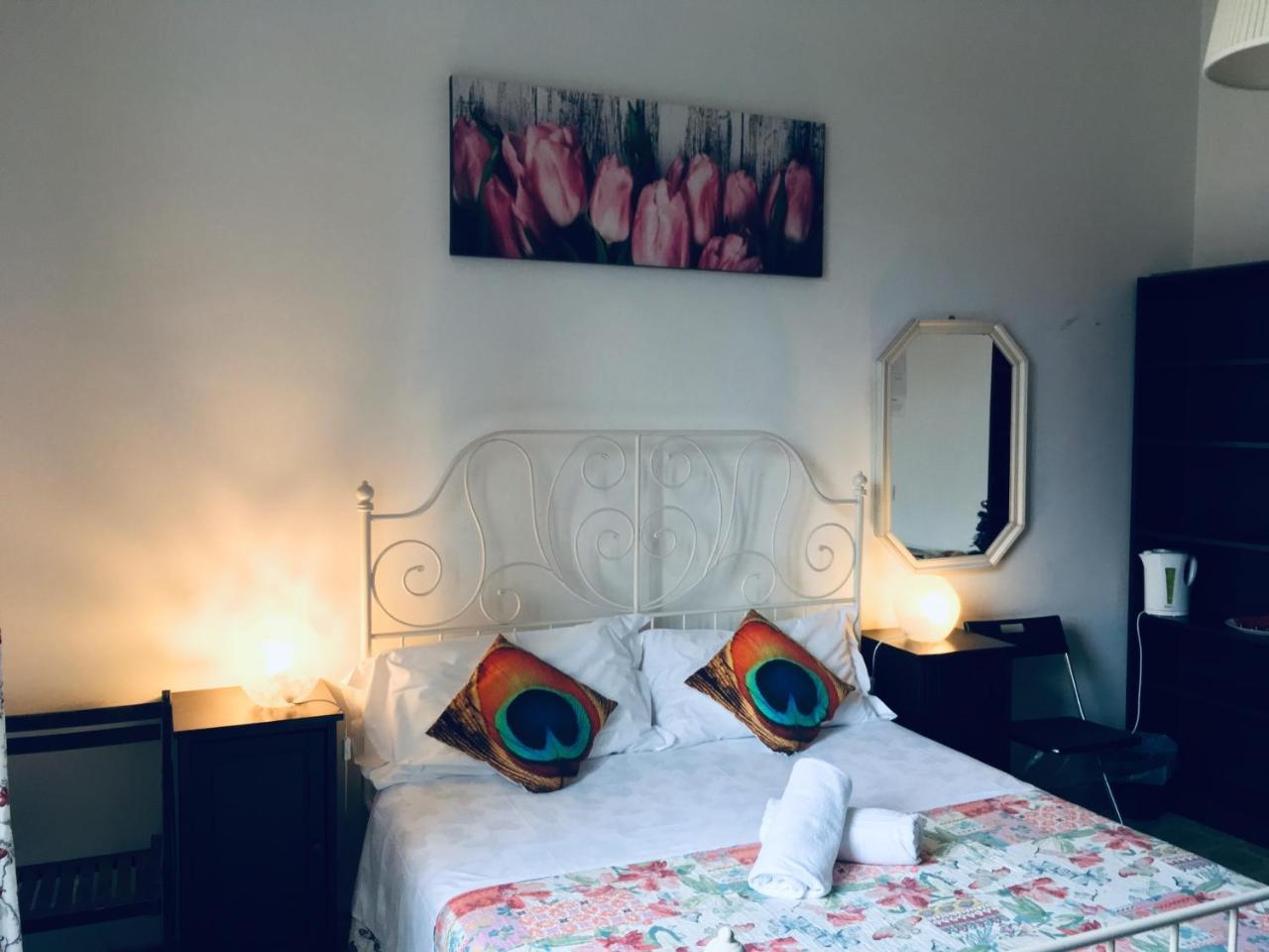 Giuly Guesthouse ローマ エクステリア 写真