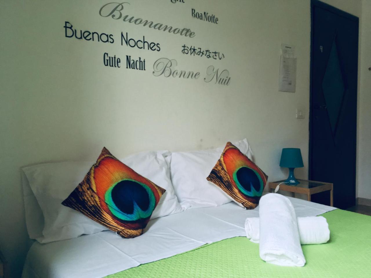 Giuly Guesthouse ローマ エクステリア 写真