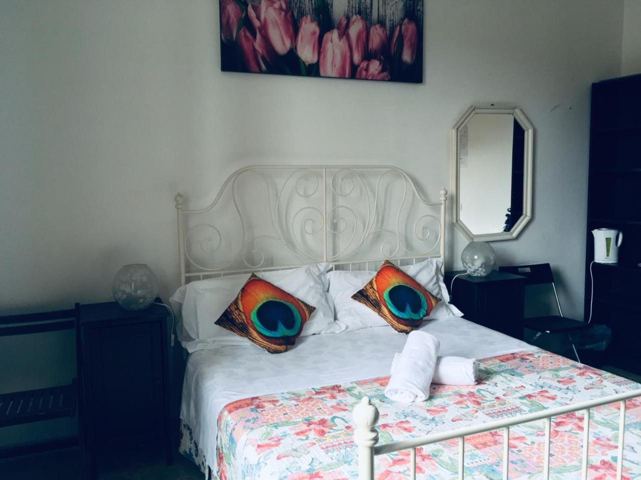 Giuly Guesthouse ローマ エクステリア 写真