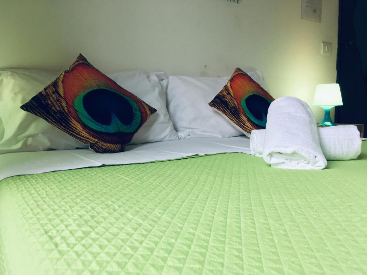 Giuly Guesthouse ローマ エクステリア 写真