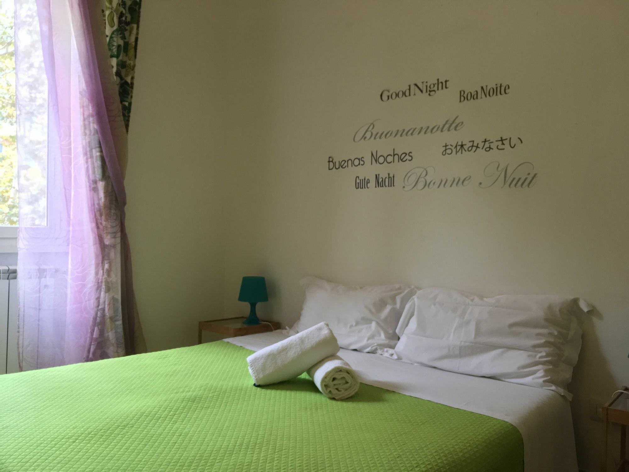 Giuly Guesthouse ローマ エクステリア 写真
