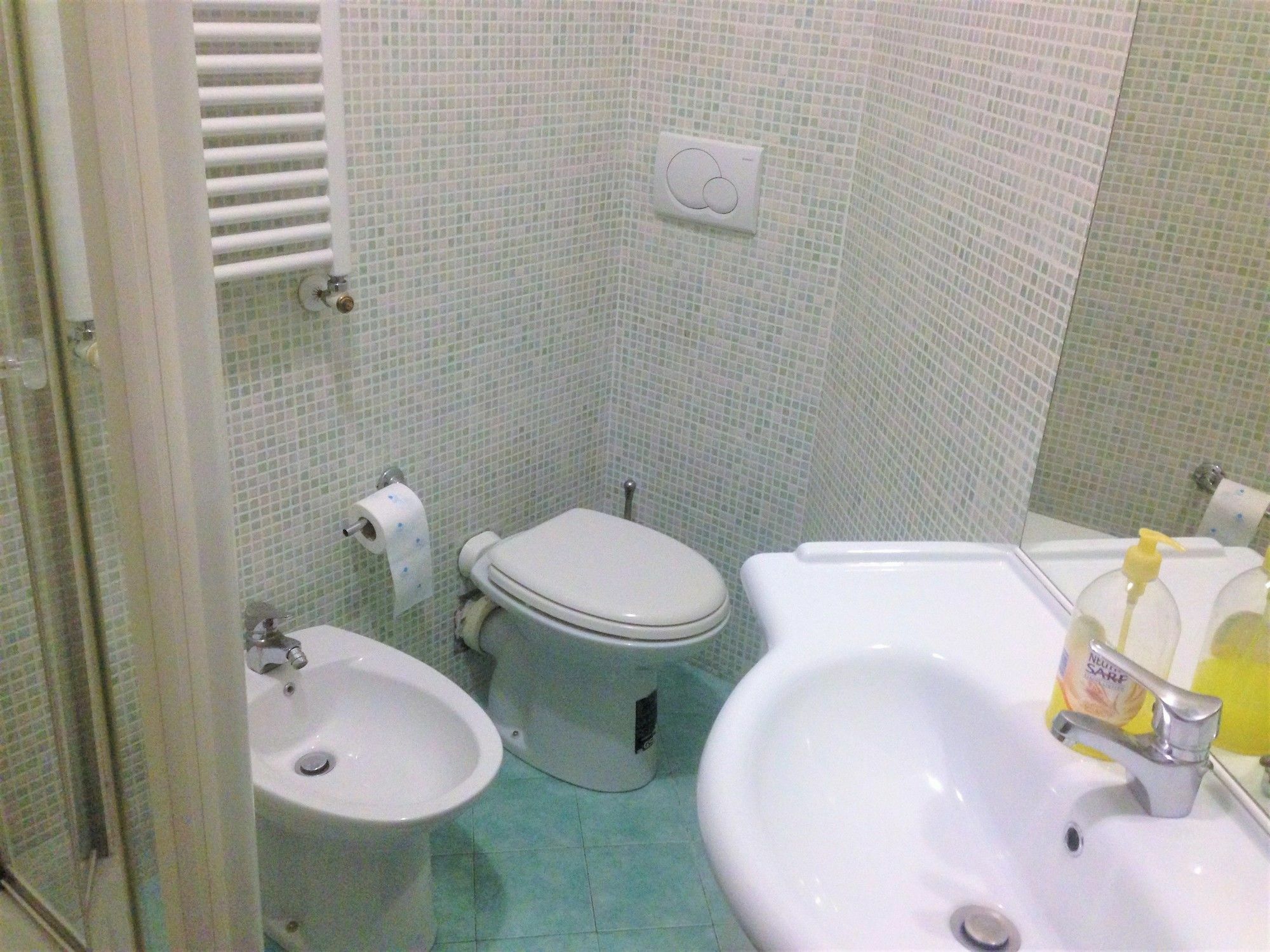 Giuly Guesthouse ローマ エクステリア 写真