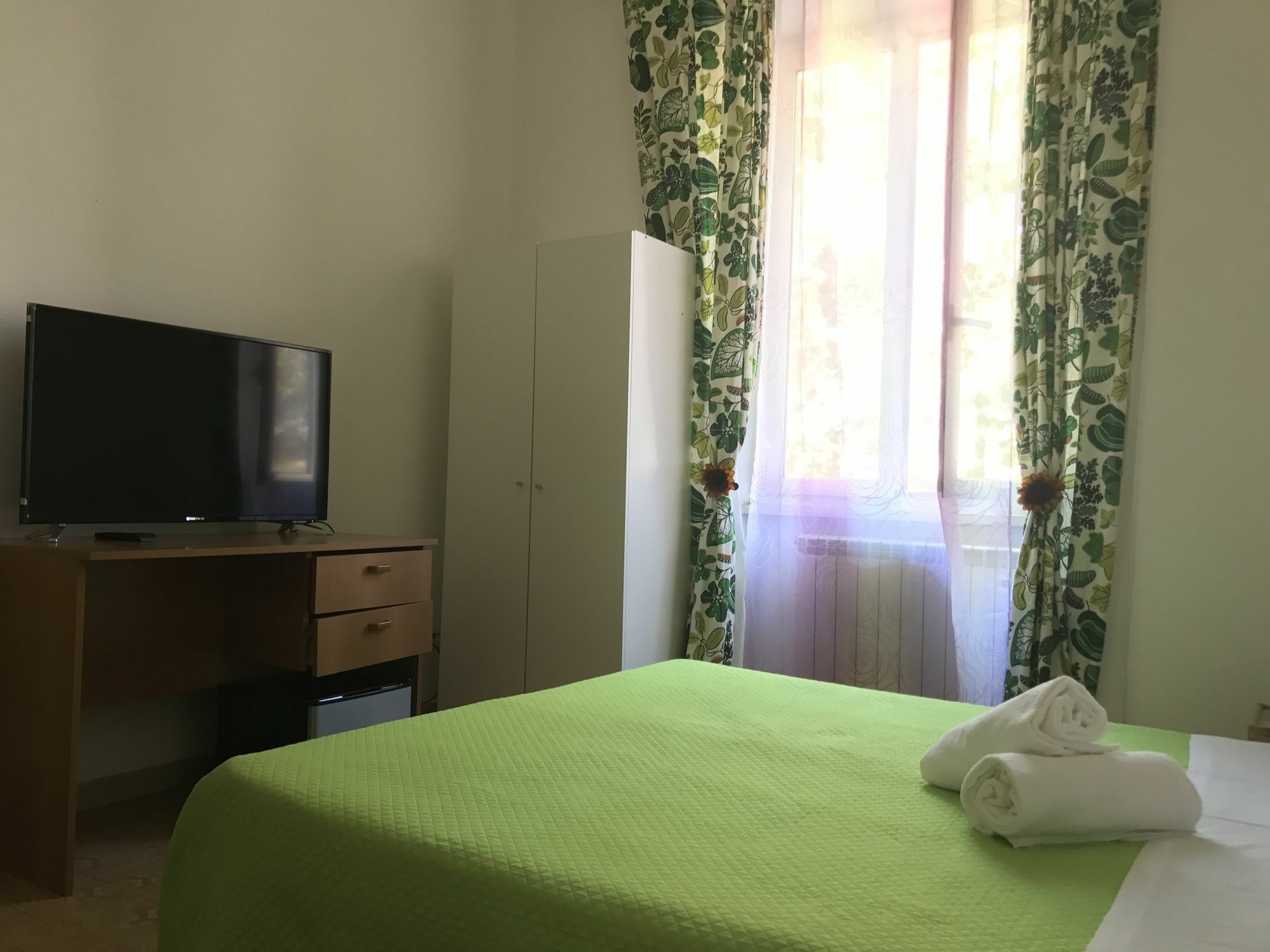 Giuly Guesthouse ローマ エクステリア 写真