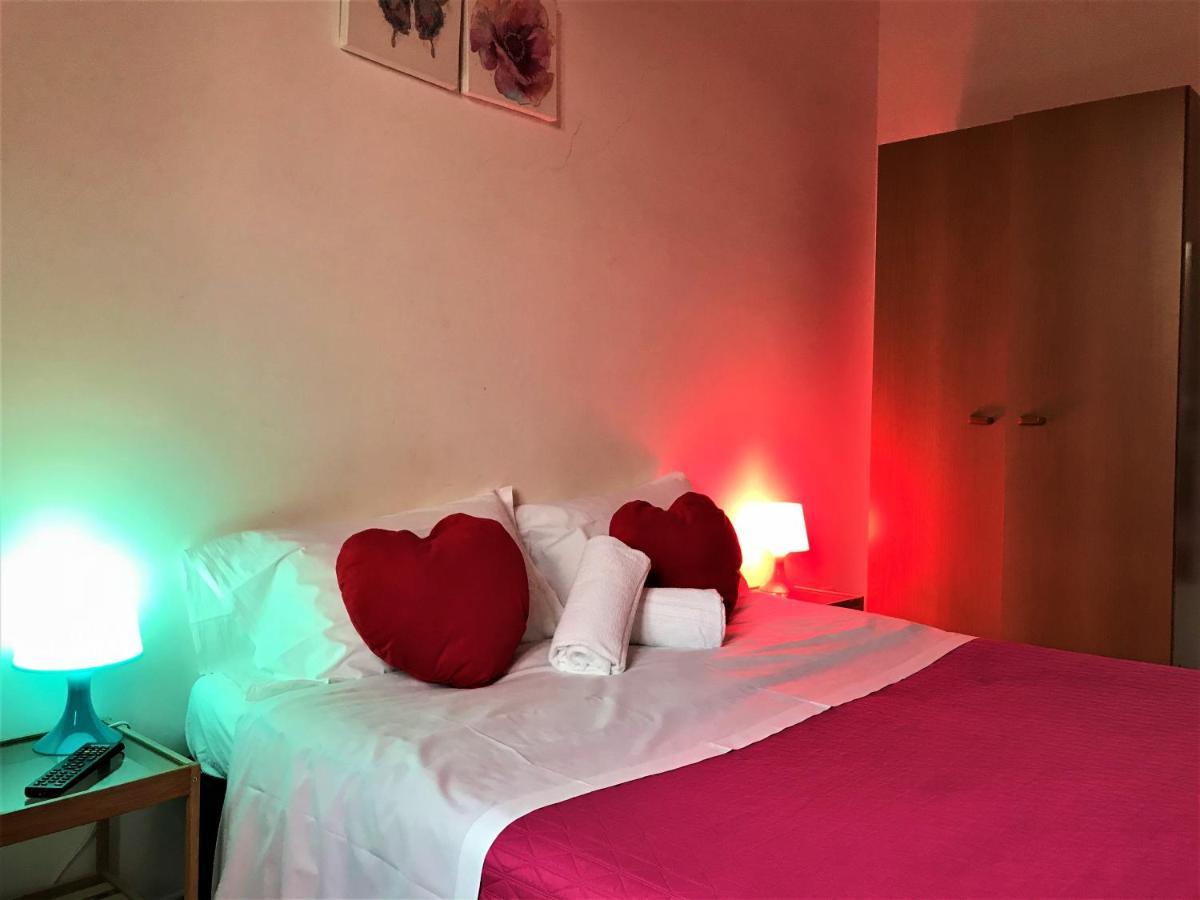 Giuly Guesthouse ローマ エクステリア 写真